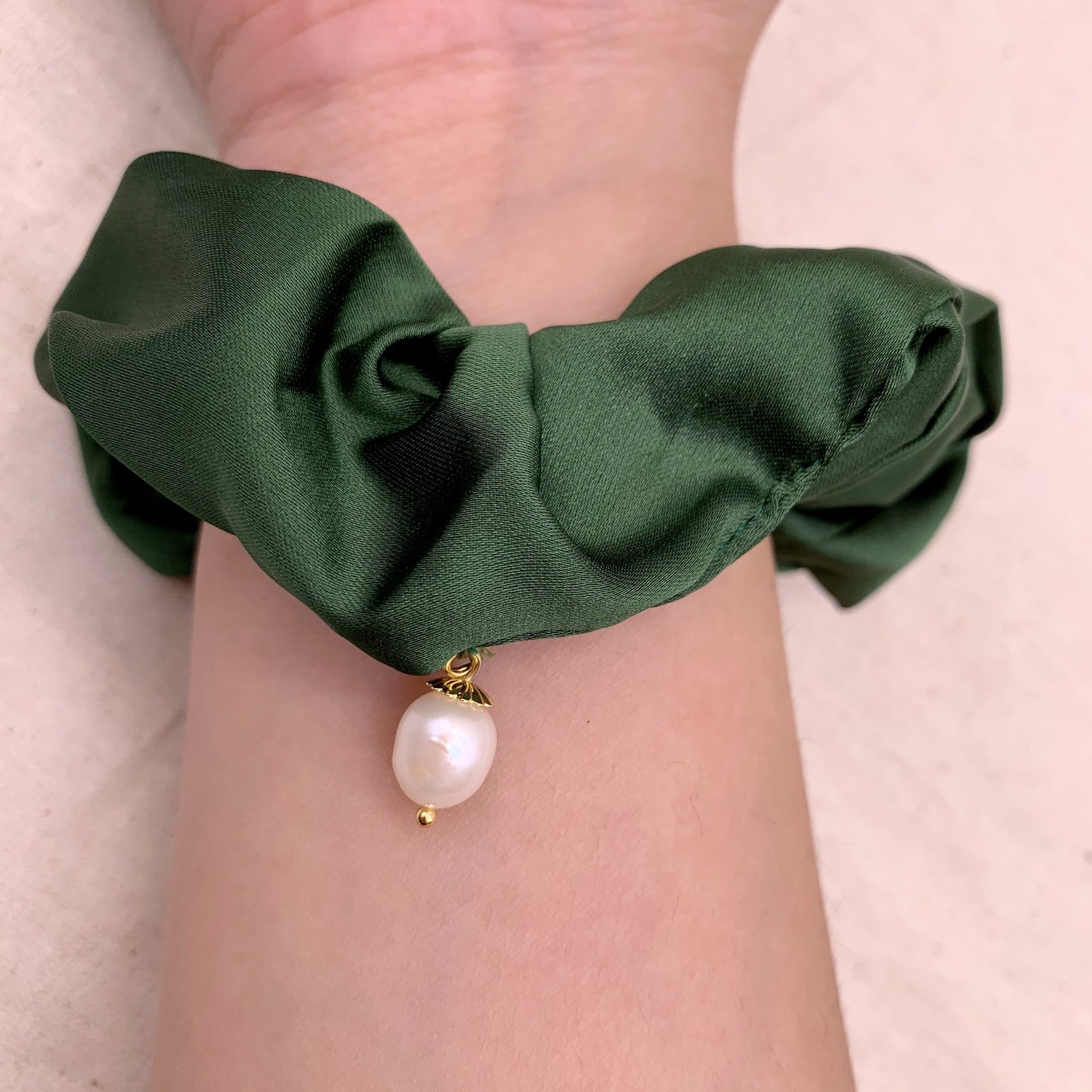 Freshwater Pearl Scrunchies - Akuna Pearls